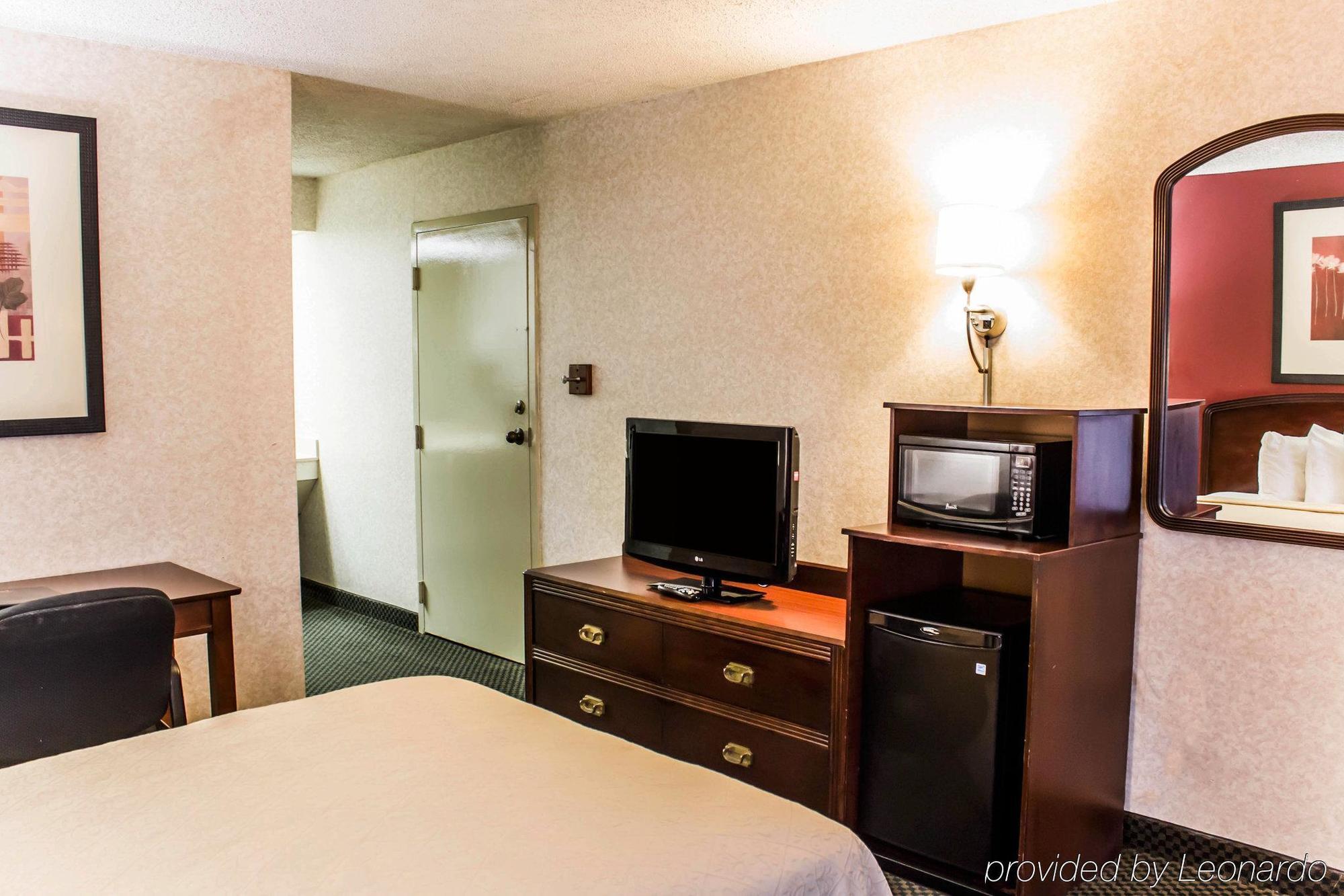 Quality Roanoke Near Lake Gaston 2*